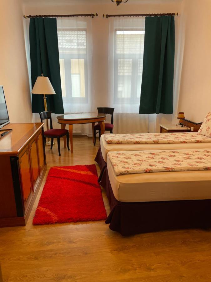 Pensiunea Mimi Medias Bagian luar foto